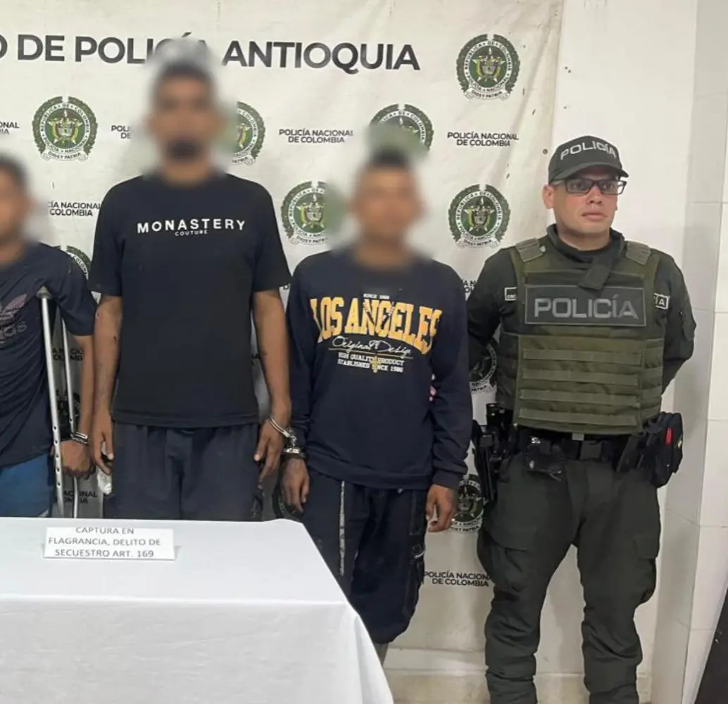 Tres capturados en flagrancia por el delito de secuestro en Remedios. FOTO: POLICÍA ANTIOQUIA