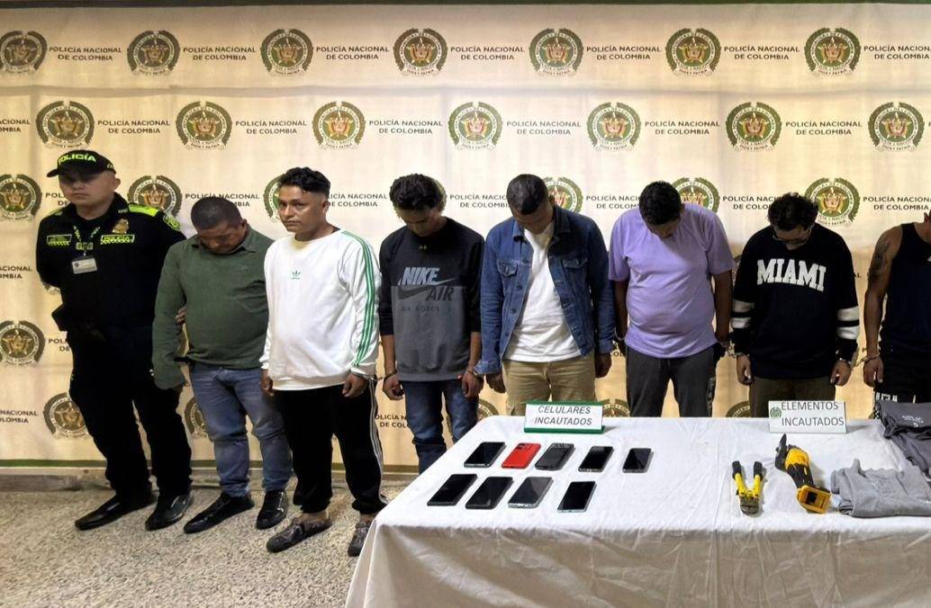 Estas son las 14 personas que estarían dedicadas al vandalismo de las redes de comunicaciones de Claro en distintos municipios de Antioquia. FOTO: Cortesía