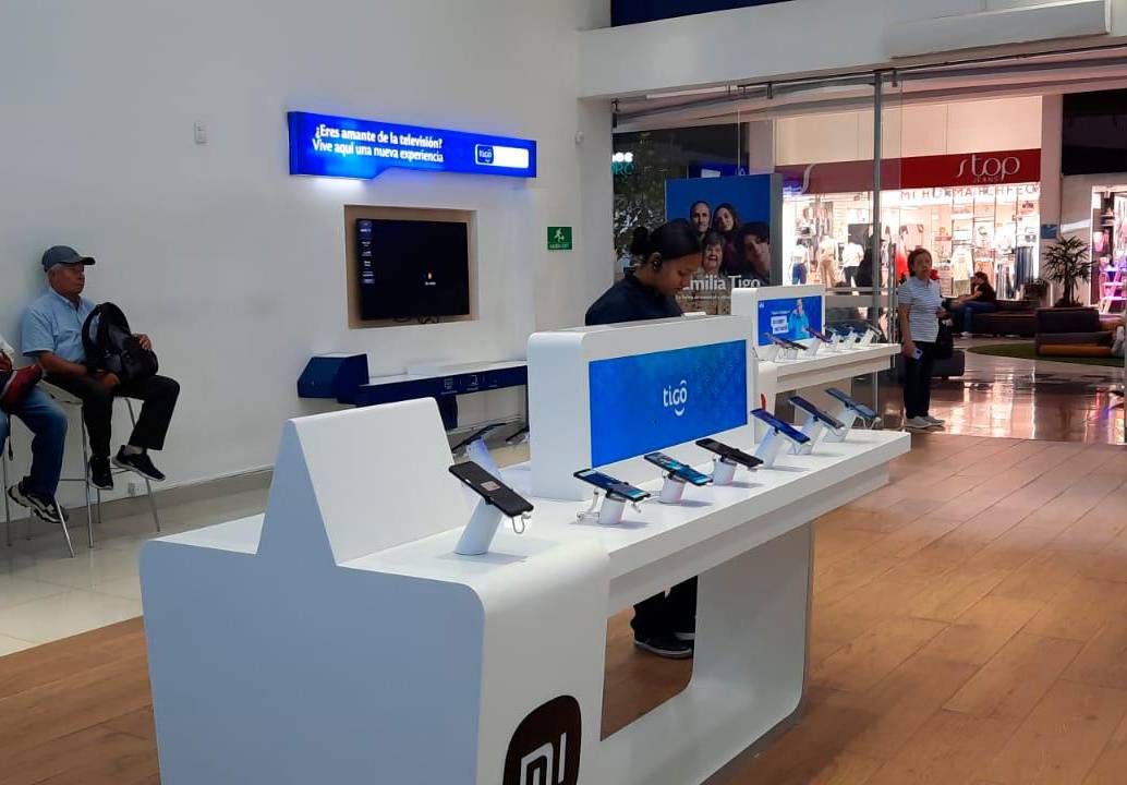Las ventas de equipos de telecomunicaciones e informática impulsaron al comercio en marzo, según el Dane. FOTO EL COLOMBIANO