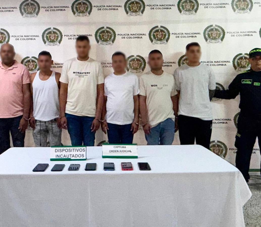 Los miembros de la banda durante su detención por la Policía. FOTO: Cortesía