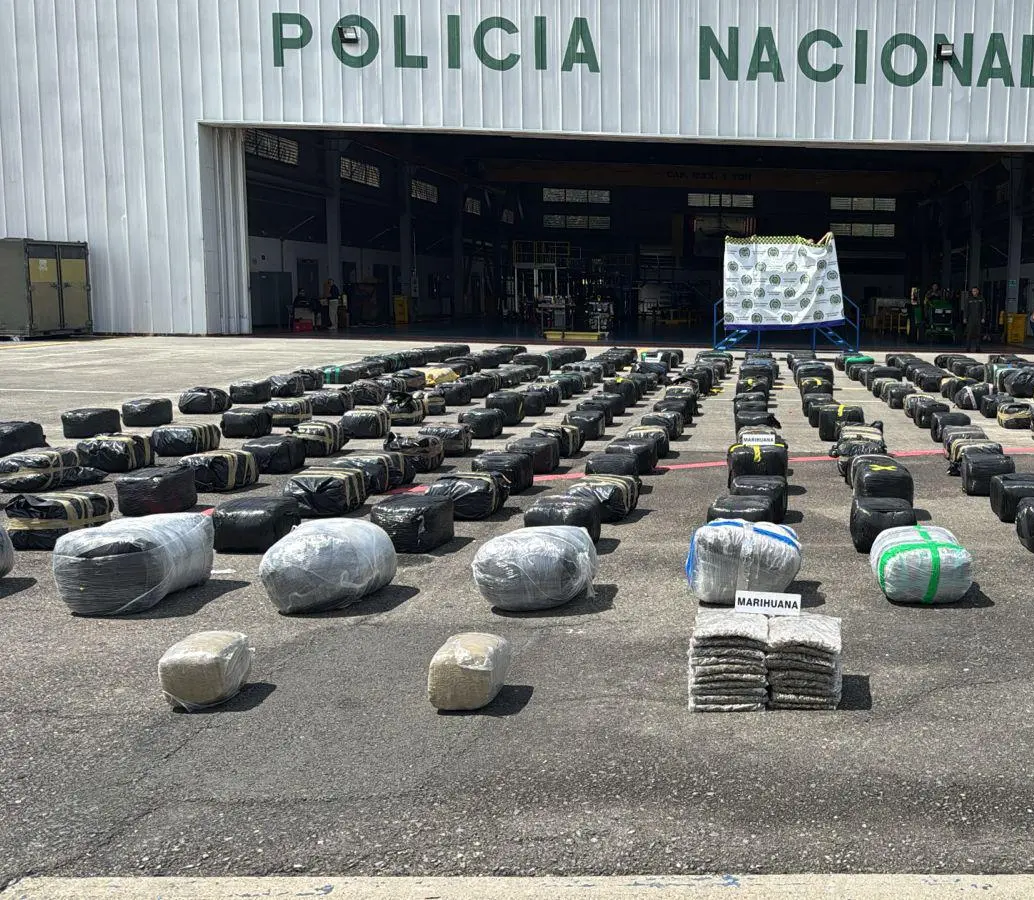 Incautaron 4,5 toneladas de marihuana que venían desde el Cauca hasta Medellín. Según el director de Antinarcóticos es el mayor golpe del tráfico de marihuana en 2026. FOTO: Cortesía
