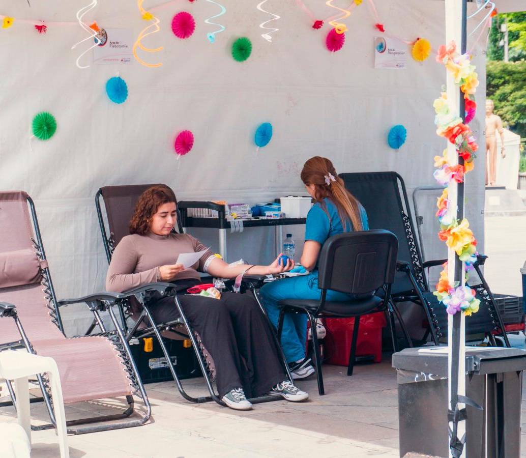 El puesto de recepción de donantes está ubicado en la plazoleta del Centro Administrativo La Alpujarra. FOTO: CORTESÍA
