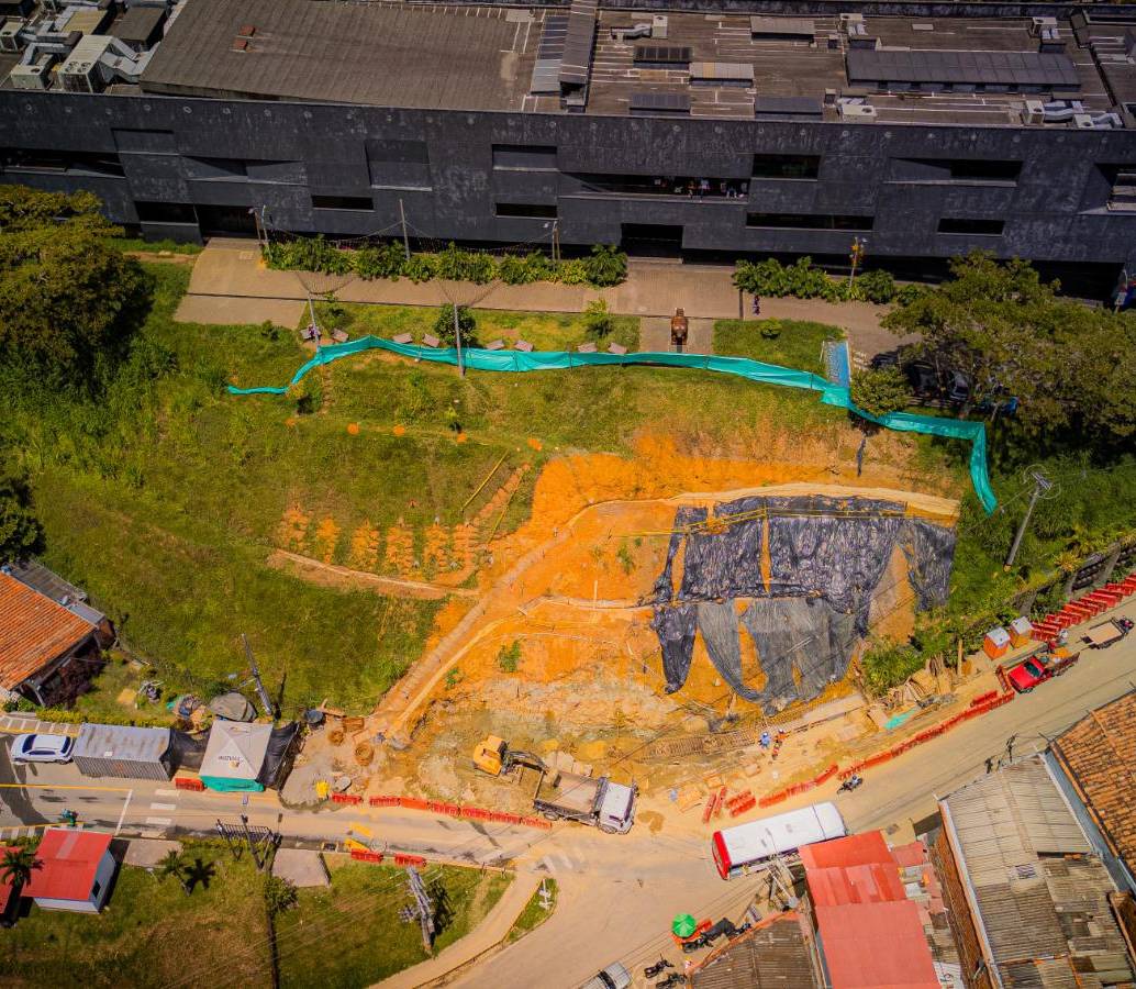 Entre las principales obras ejecutadas se encuentran la estabilización de taludes mediante muros de contención, anclajes activos y pasivos. FOTO: Cortesía Alcaldía de Medellín