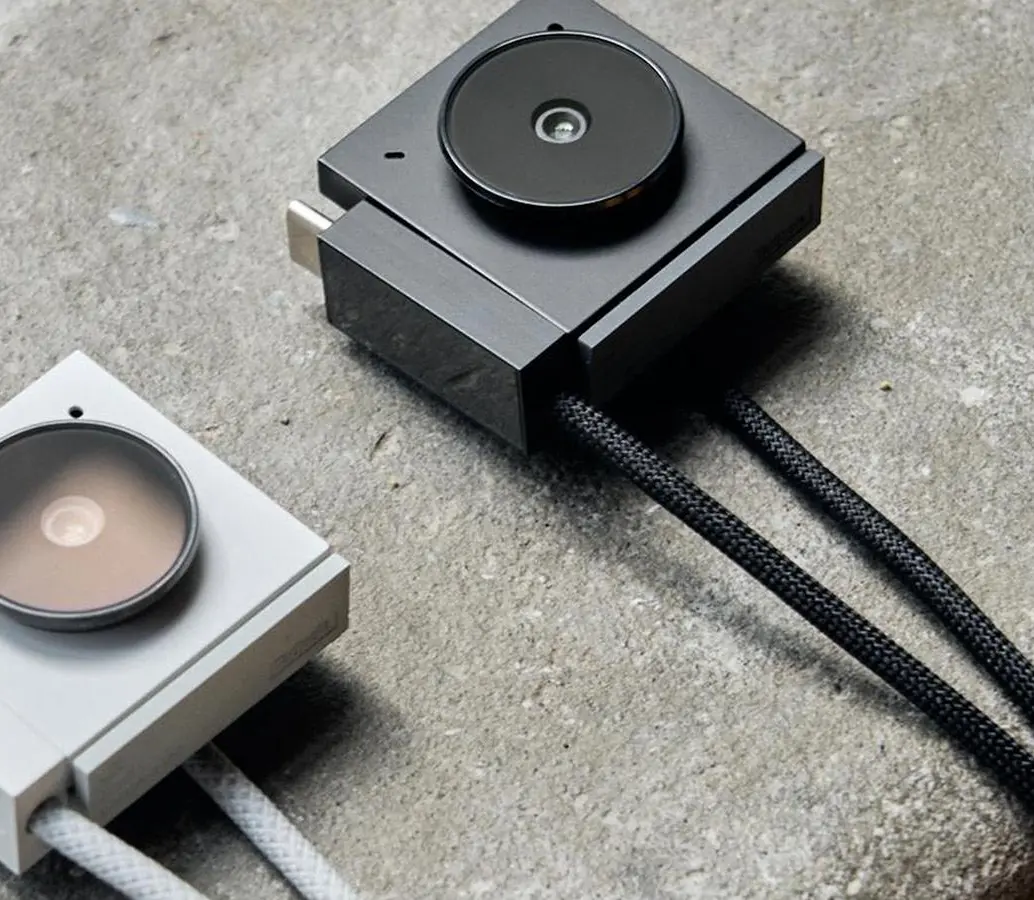 El primer producto de audio con IA está siendo probado por Sam Altman y ejecutivos de xAI y Anthropic. FOTO Opal Electronics