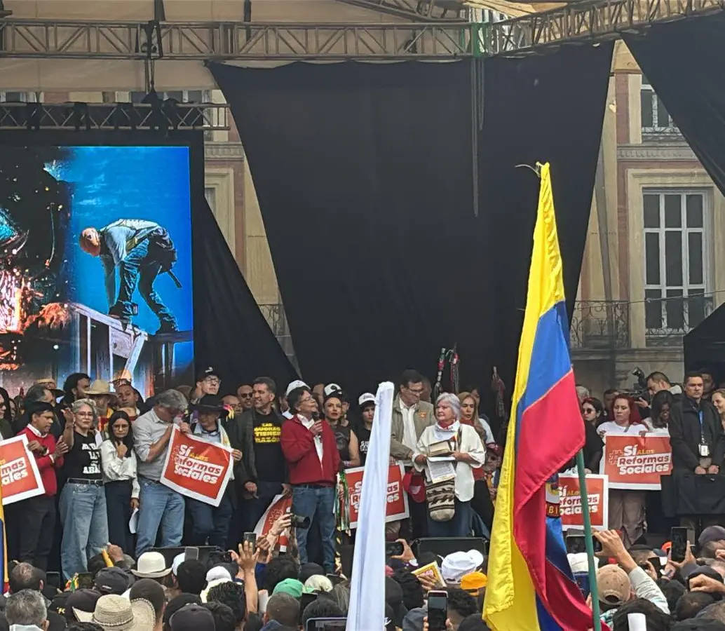 El presidente Gustavo Petro desde la Plaza de Bolívar en Bogotá. Foto: EL COLOMBIANO.