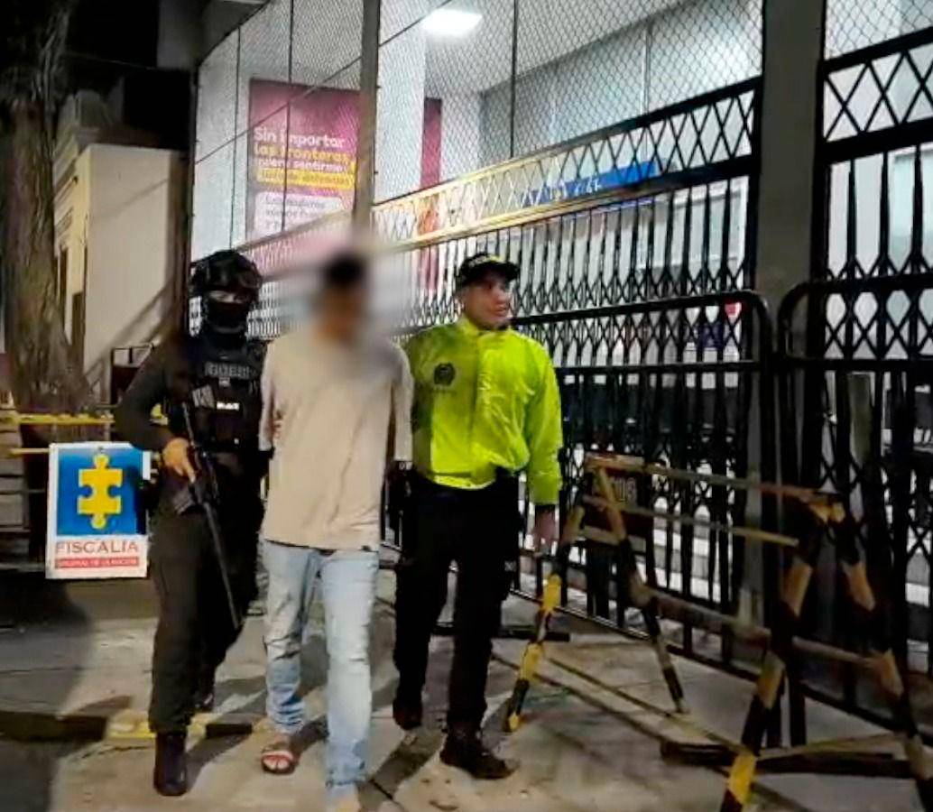 Los cinco implicados fueron capturados en una redada simultánea que se realizó en Medellín, Barranquilla y Malambo. FOTO: Cortesía Policía Nacional