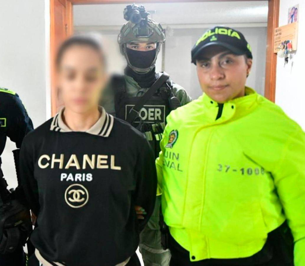 Mujer señalada por las autoridades de ser enlace de las disidencias del Frente 36 de las Farc en el Valle de Aburrá. FOTO: Cortesía Secretaría de Seguridad de Medellín