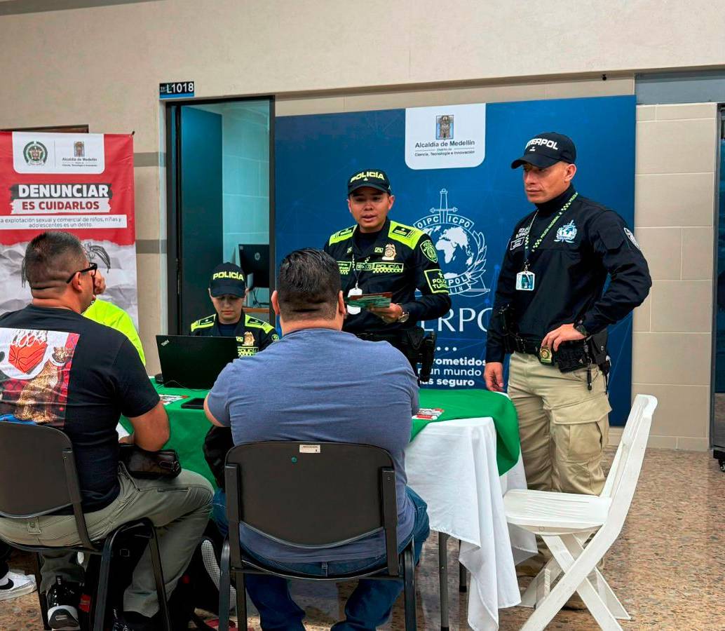 Las autoridades migratorias de Medellín intensificaron los operativos contra los turistas extranjeros, principalmente aquellos con antecedentes judiciales por delitos sexuales contra los menores de edad. FOTO: Cortesía Alcaldía de Medellín
