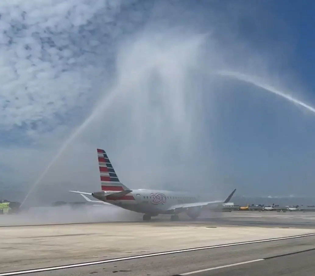 Reapertura de la ruta Miami-Caracas, símbolo de la reintegración aérea de Venezuela. FOTO: @StateDept.