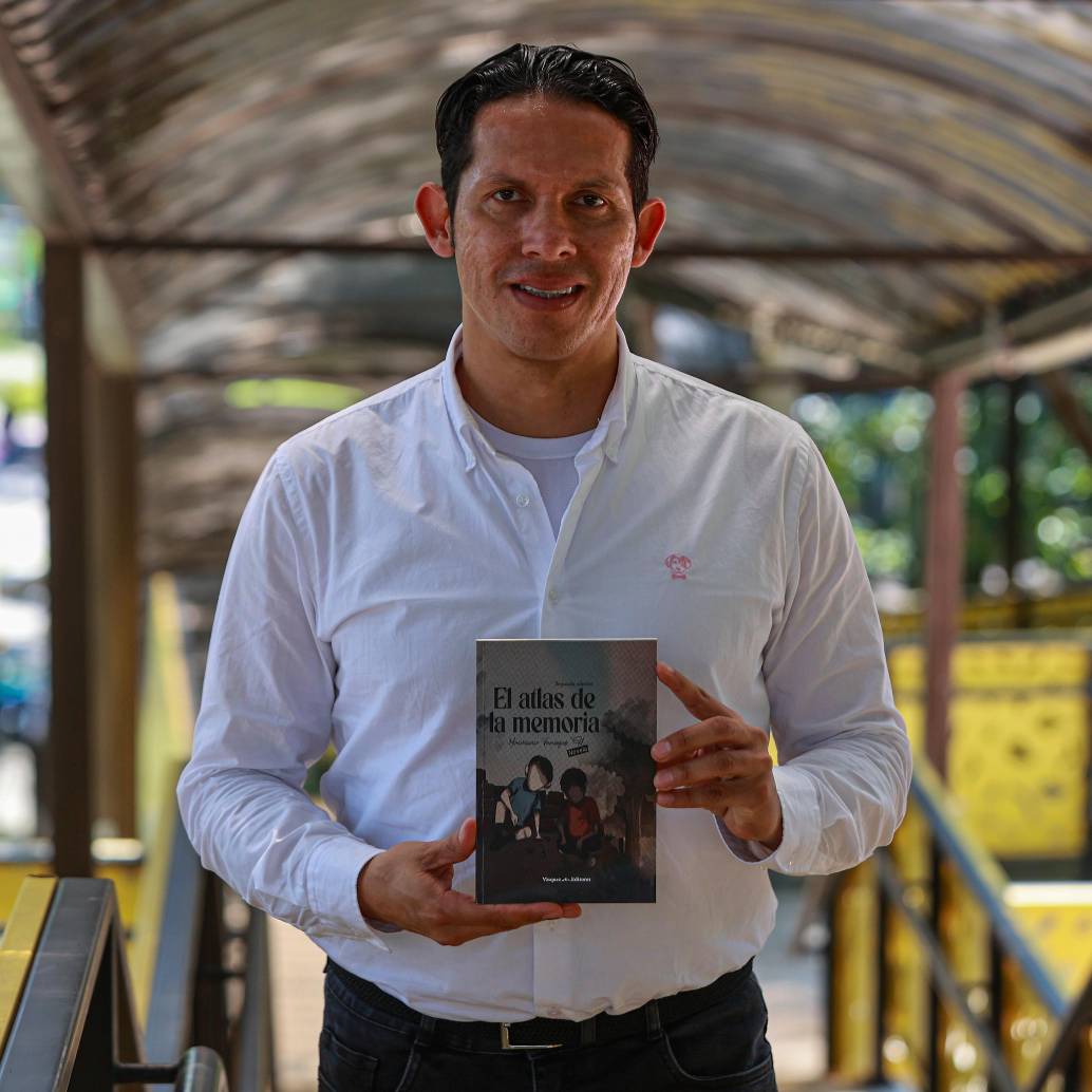Mauricio Vanegas Gil fundó dos talleres literarios y ahora es el jefe de la editorial universitaria ITM. FOTO MANUEL SALDARRIAGA