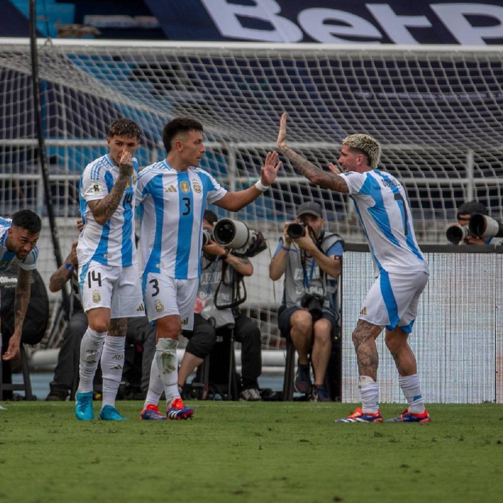 Argentina lidera la clasificatoria Sudamericana con 31 puntos y ya aseguró su cupo al Mundial de 2026. FOTO: Juan Antonio Sánchez