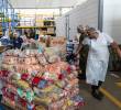 Firmas han movilizado alimentos, agua, medicamentos, materiales y transporte para apoyar atención de comunidades afectadas. FOTOS ANDRÉS CAMILO SUÁREZ Y JULIO CÉSAR HERRERA