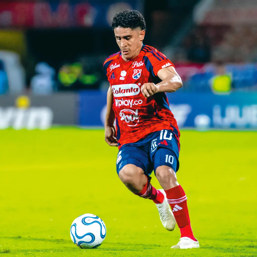 El futbolista antioqueño Daniel Cataño ha sido una de las figuras del Medellín en los últimos partidos que ha jugado. El volante, de 34 años, viene subiendo su nivel en los últimos juegos. Foto: Juan Antonio Sánchez