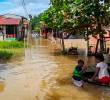 Por las inundaciones persistentes se estarían presentando brotes de enfermedades gastrointestinales, sobre todo en niños. FOTOS: YOINER PALOMEQUE