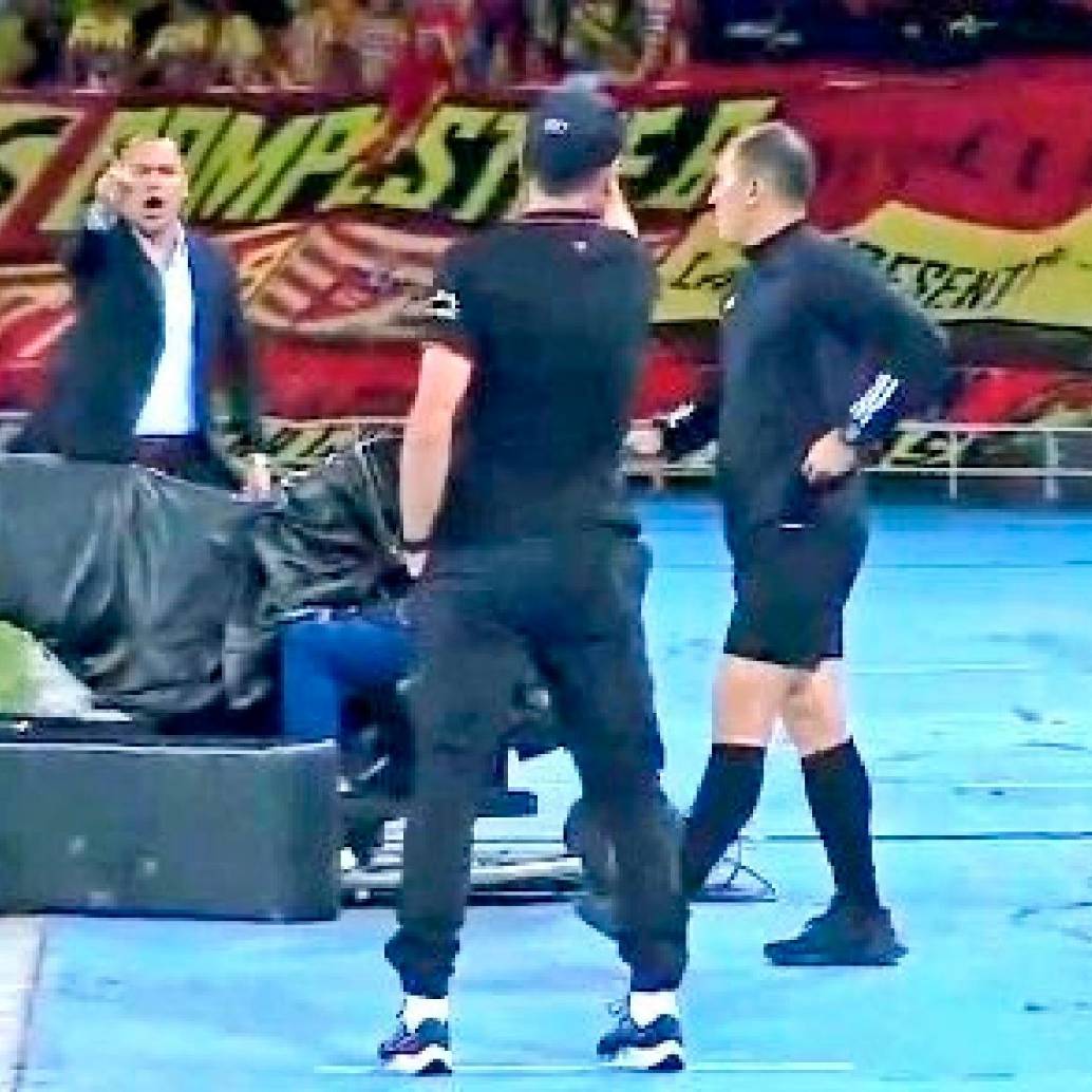 Tras los insultos entre Rafael Dudamel y Diego Raimondi, ambos se disculparon. El técnico argentino señaló que todo quedaba dentro del campo. FOTO X-@Borda_analista