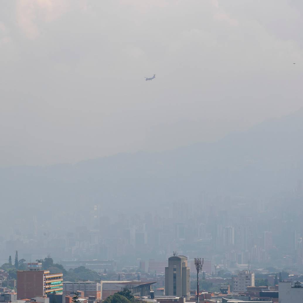 Desde el 17 de febrero el Valle de Aburrá se encuentra en episodio de contaminación atmosférica. A pesar de las lluvias, varios días las estaciones se han acercado al umbral considerado como de aire nocivo para la salud. <b><span class="mln_uppercase_mln"> </span></b>FOTO:<span class="mln_uppercase_mln"> Juan Antonio Sánchez</span>
