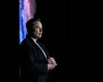 El multimillonario, dueño de Tesla, está haciendo todos los esfuerzos para mantener la red social que obtuvo en octubre del 2022. FOTO: Getty Images