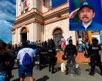 El régimen de Daniel Ortega desplegó a su Policía, como pasó en Masaya, para impedir las procesiones católicas. FOTO Efe