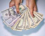 El dólar comenzó la semana subiendo frente a varias monedas emergentes el lunes por la incertidumbre de la crisis del techo de deuda de Estados Unidos. Foto: Carlos Velásquez