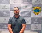 John Nelson Poulos fue capturado este martes en el aeropuerto Internacional de Internacional de Tocumen de Ciudad de Panamá. FOTO: CORTESÍA MIGRACIÓN PANAMÁ