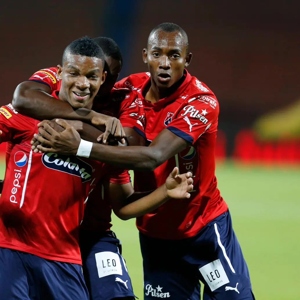 El lateral izquierdo Frank Fabra jugó con el Medellín en el segundo semestre de 2015. En 24 encuentros anotó dos goles. En la foto celebra uno de ellos. Foto: Juan Antonio Sánchez