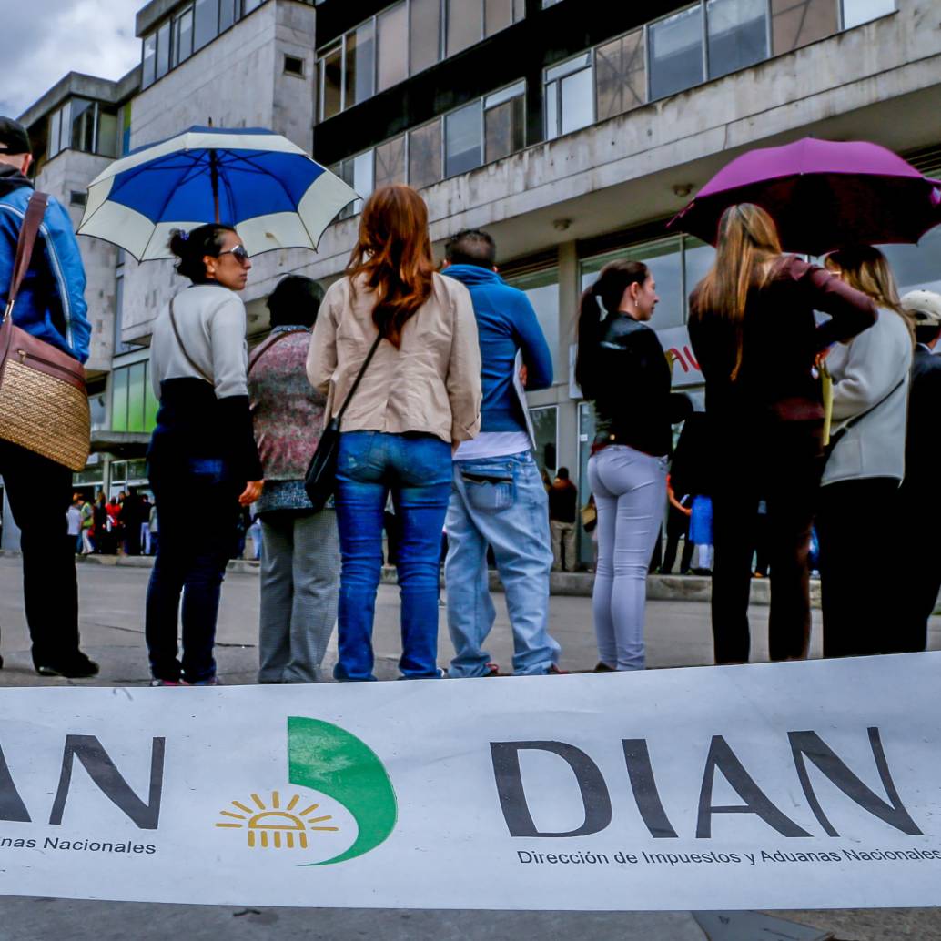 El Gobierno tiene como meta alcanzar un recaudo acumulado de $312,8 billones al cierre de diciembre. Foto: Colprensa