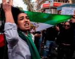 Las protestas de mujeres han aumentado en ese país desde la muerte de Mahsa Amini, atacada porque no llevaba bien puesto el velo islámico. FOTO EFE