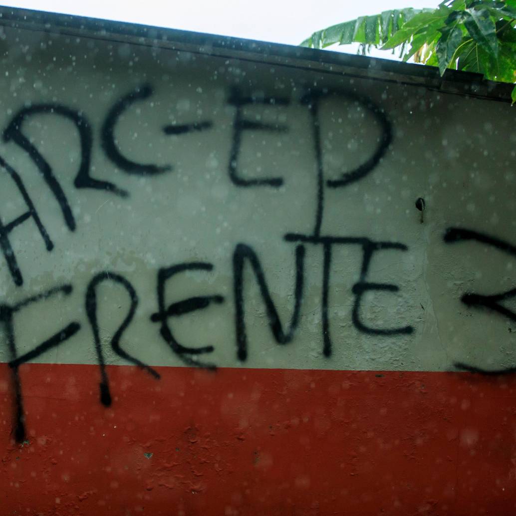Grafiti intimatorio de las disidencias de las Farc en el Norte de Antioquia. FOTO: Camilo Suárez