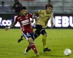 En la imagen aparece Adrián Arregui y se ve cómo quedó su empeine tras el duelo con América. FOTO archivo ec y cortesía