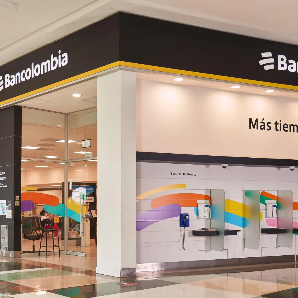 Medio siglo después de aquel primer cajero en Medellín, Bancolombia celebra no solo la trayectoria tecnológica, sino también la transformación cultural que trajo consigo. FOTO: Cortesía Bancolombia