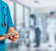 Personal médico del Hospital Pablo Tobón Uribe en Medellín, donde hay más de 2.000 vacantes urgentes con contrato indefinido. FOTO: GETTY