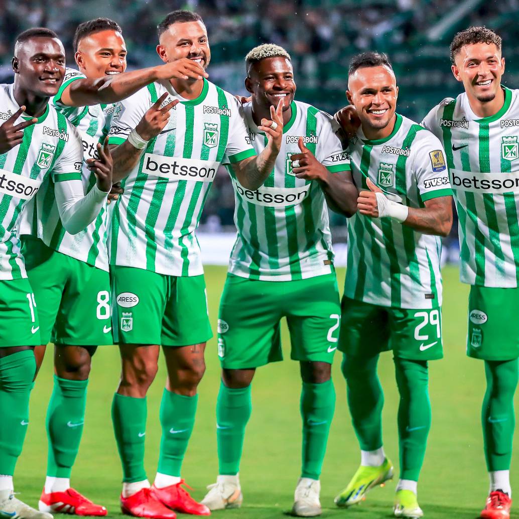 Atlético Nacional espera poder festejar su clasificación en la fase de grupos a los octavos de final del certamen y volver a tener una alegría, como lo reflejan los jugadores verdolagas en esta imagen. <span class="mln_uppercase_mln">FOTO</span> <b><span class="mln_uppercase_mln">Jaime Pérez</span></b>