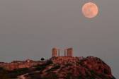 Eclipse lunar desde Grecia. FOTO: EFE