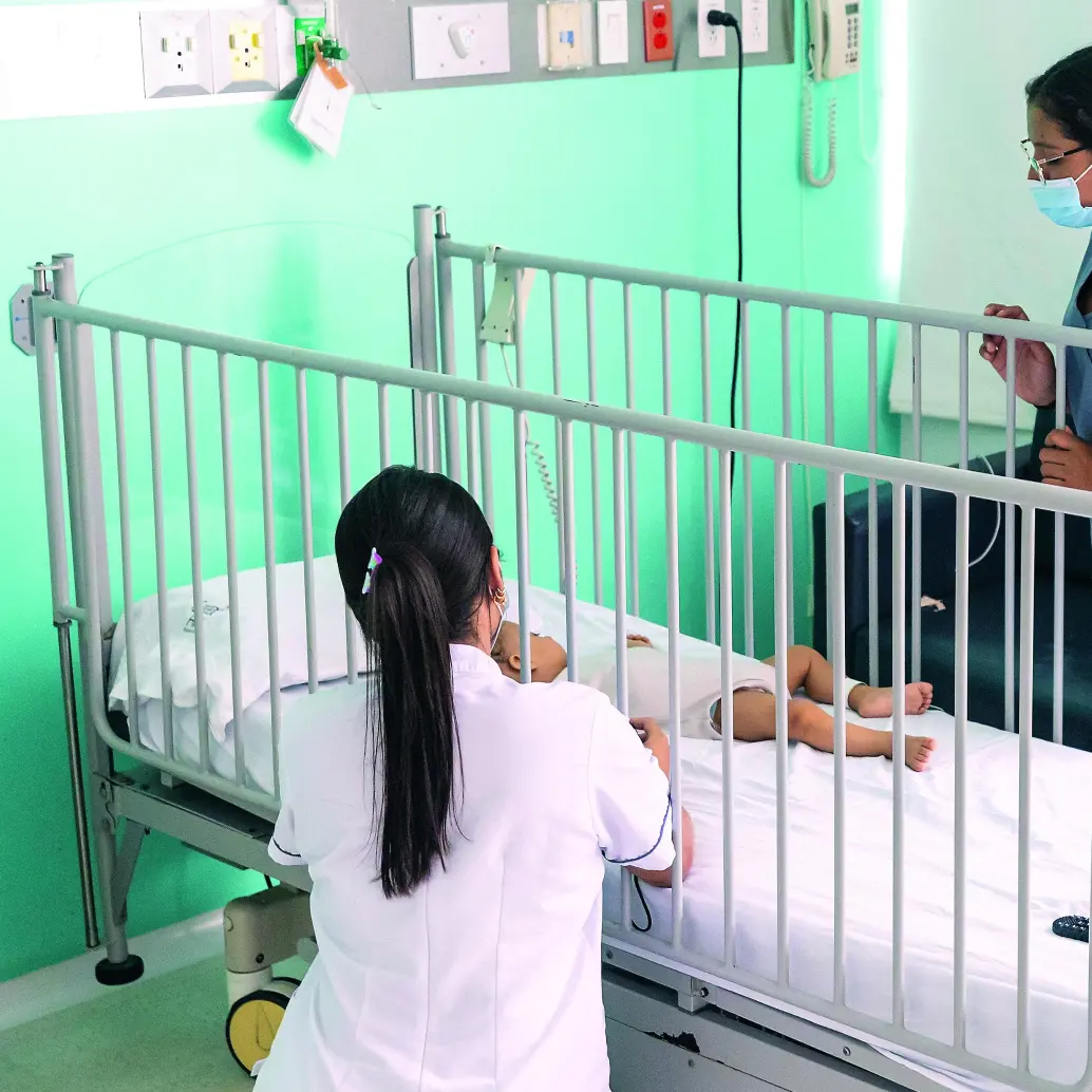 El Hospital Infantil Santa Ana queda en el barrio Manila, de El Poblado. Atiende anualmente a 12.000 niños y fue por mucho tiempo referente regional en manejo de desnutrición crónica infantil. FOTO Camilo Suárez.