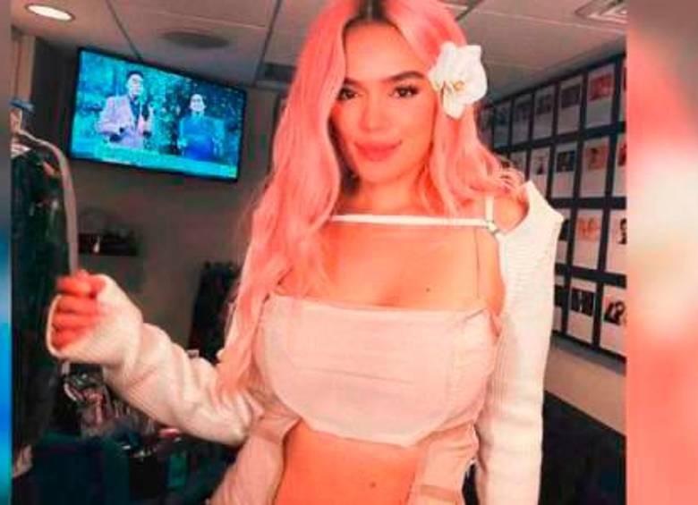 ¡Adiós al rosa! Karol G se despidió de su icónico look y estrenó nuevo color de cabello
