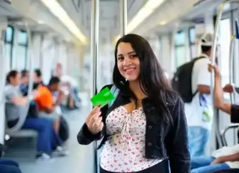 ¿Embalado por pasajes? Van a dar 50.000 cupos de viajes en metro para estudiantes