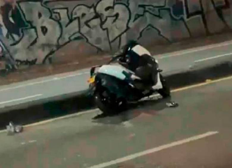 Aparatoso accidente en el puente de la Madre Laura dejó un motociclista muerto