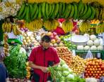 Escoja sus frutas y verduras y empáquelas en una sola bolsa. Eso ayuda a combatir la crisis climática. FOTO: Juan Antonio Sánchez