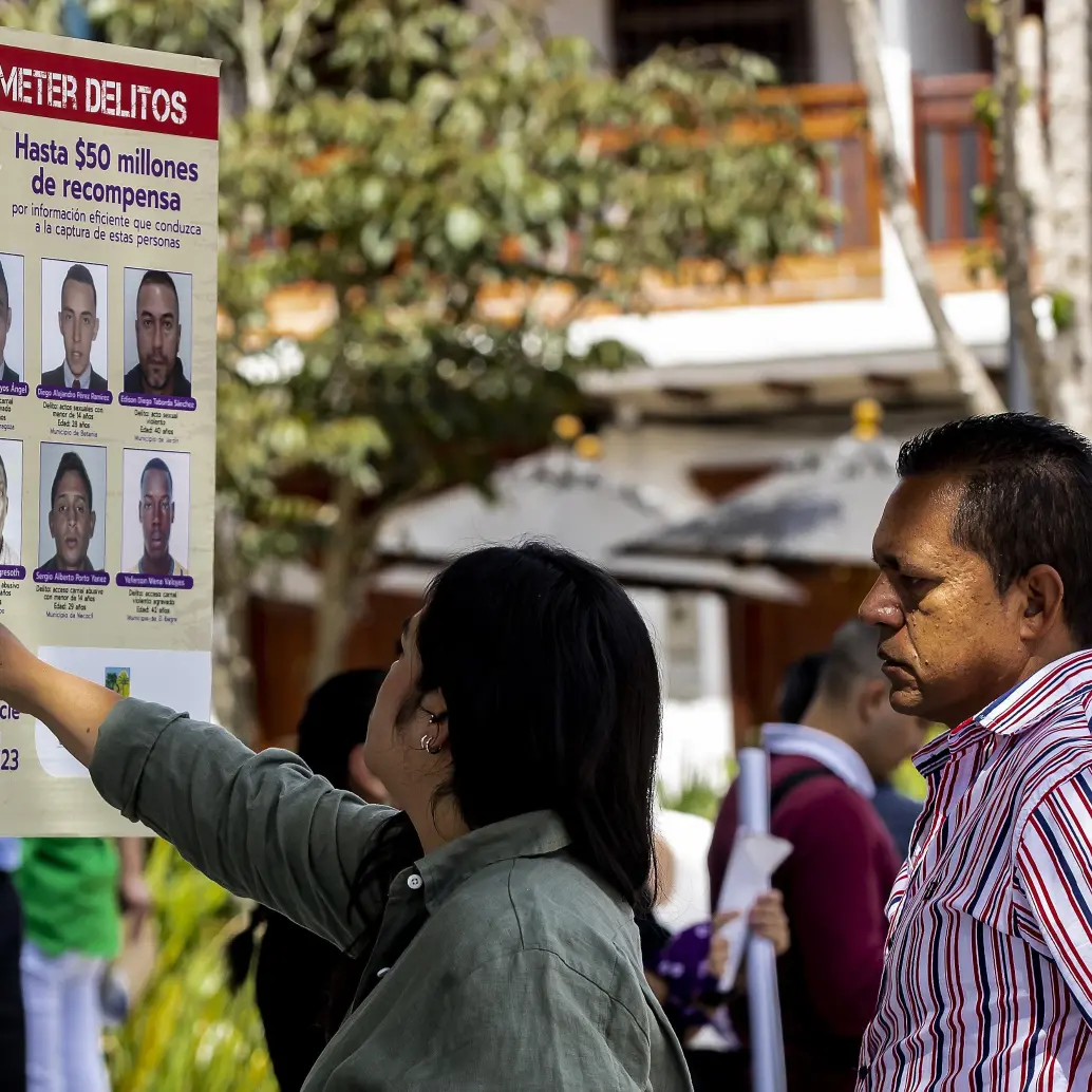 Imagen de referencia del "cartel de los más buscados" por cometer delitos contra las mujeres en Antioquia. Foto: Jaime Pérez Munévar.