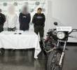 Dos de los hombres que pertenecían a esta banda, de 27 y 28 años de edad, fueron atrapados por las autoridades cuando recibían el pago de una millonaria extorsión que le habrían exigido a un comerciante en el Parque Lleras. FOTO: Cortesía Policía Metropolitana de Valle de Aburrá