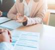 Las empresas fortalecen programas de formación, certificaciones y desarrollo profesional para retener talento digital. FOTO GETTY
