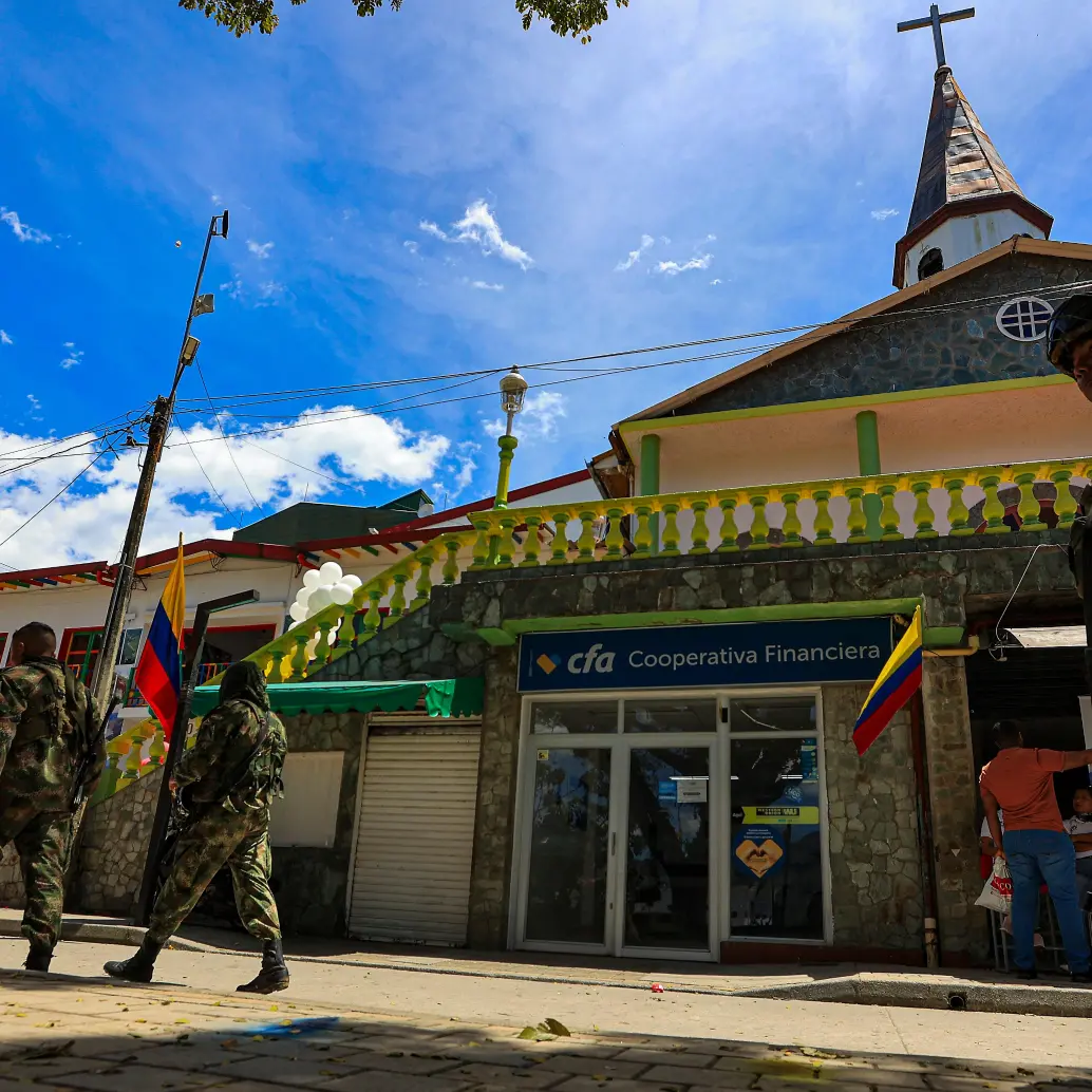 En las calles de Briceño reina desde hace varios años la zozobra por la guerra que libran al menos cuatro grupos armados. FOTO: MANUEL SALDARRIAGA