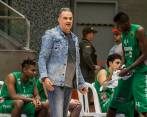 El técnico Hernán Darío Giraldo dirigirá a Cafeteros en la Liga Profesional de Baloncesto que arranca este viernes. FOTO JUAN ANTONIO SÁNCHEZ