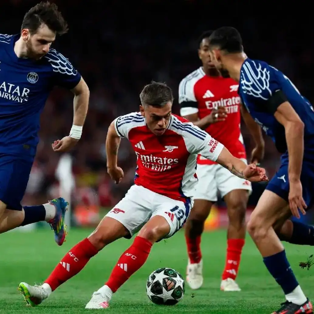 Otro vibrante duelo se espera este miércoles entre el PSG y el Arsenal, esta vez en territorio francés. FOTO AFP