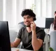 Persona aplicando a una vacante de empleo en Medellín, por medio del portal de Magneto Empleos. FOTO: GETTY