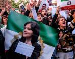Iraníes han marchado en otras partes del mundo para rechazar la muerte de Mahsa Amini. FOTO: EFE