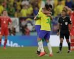 La celebración brasileña tras su triunfo sobre Suiza, que les aseguró la clasificación. FOTO EFE