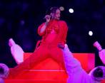 Rihanna cantó el show de medio tiempo del Super Bowl LVII. FOTO Efe