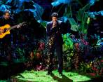 Sebastián Yatra cantó Dos oruguitas, la segunda vez que una canción en español es interpretada en esta ceremonia. FOTO Getty