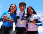 Los tres medallistas colombianos en la CRI de la categoria juvenil, en el Campeonato Panamericano de Ruta Panamá 2023. FOTO CORTESÍA FEDECICLISMO 